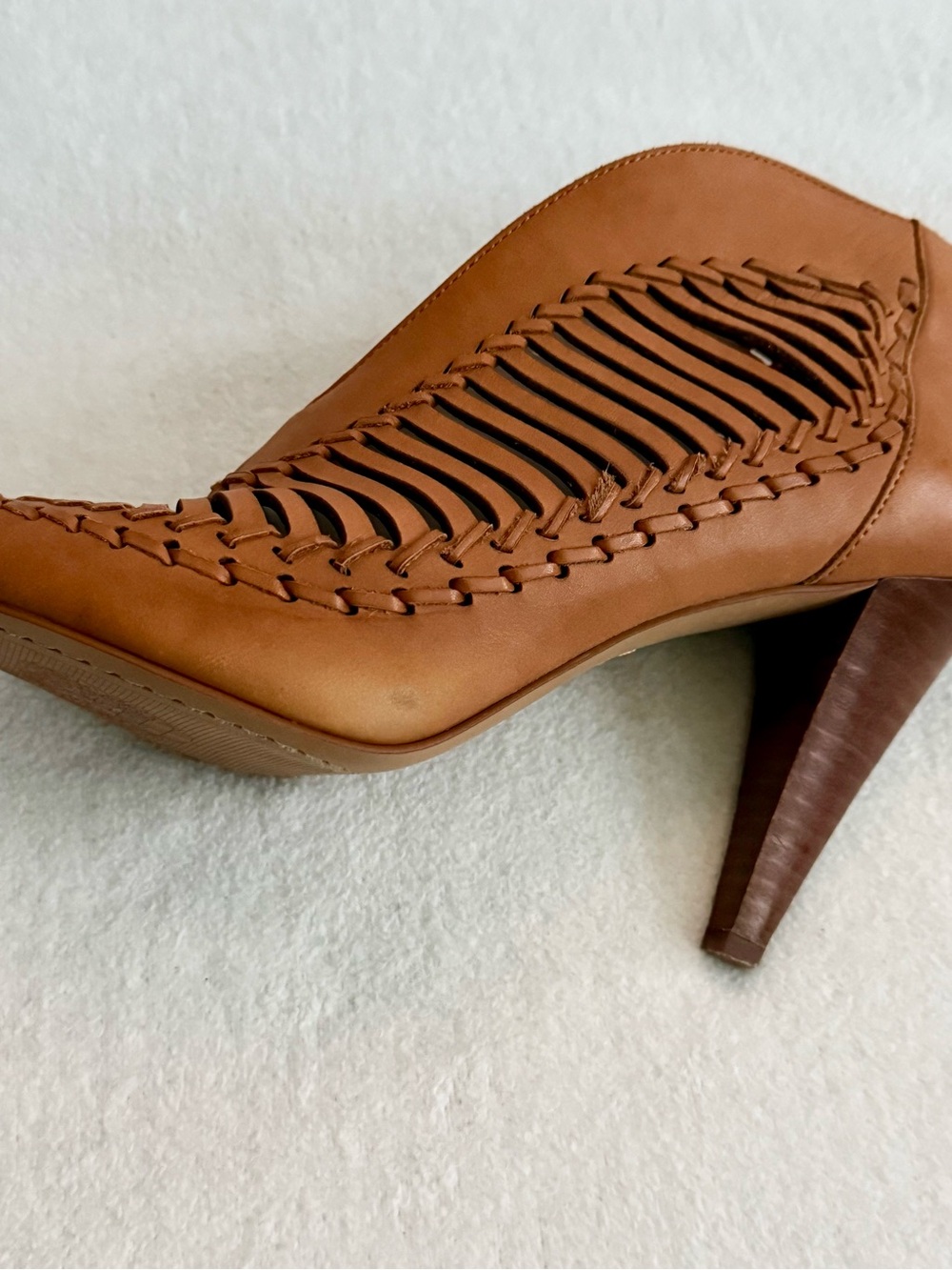 Vince Camuto Tan Leather Woven Peep Toe Heels Size 9M - Picture 8 of 9